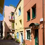 Kallinikou - Private Parking On Demand - * Hanya